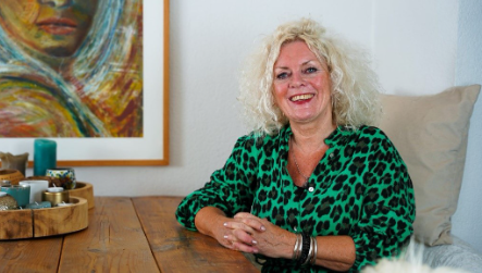 Dit is een profielfoto van docente Sandra Jacobs